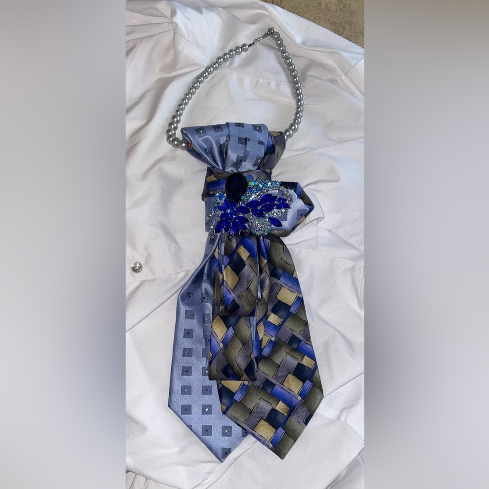 Calvin Klein Blue and Gray Tie with Decorative Brooch